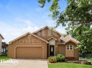 613 Valley Vw, Raymore, MO 64083