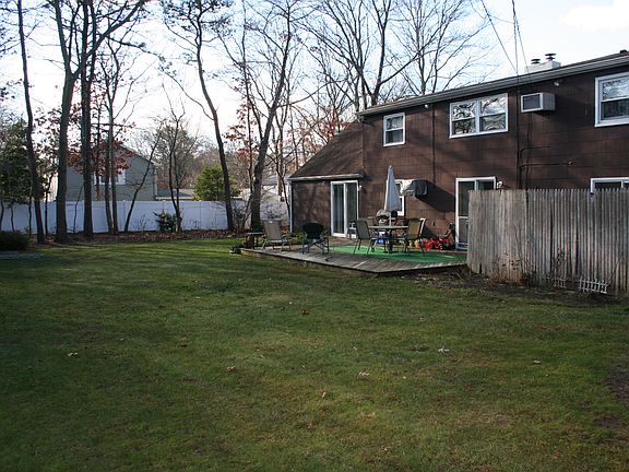 2nd image of 25 Lakeside Dr