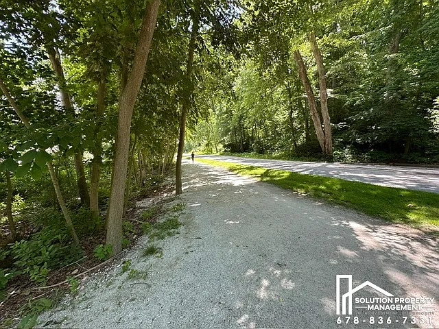 1323 Hilton Dr — Photo 17