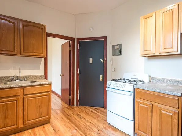 206 Scholes Street image 1 of 16