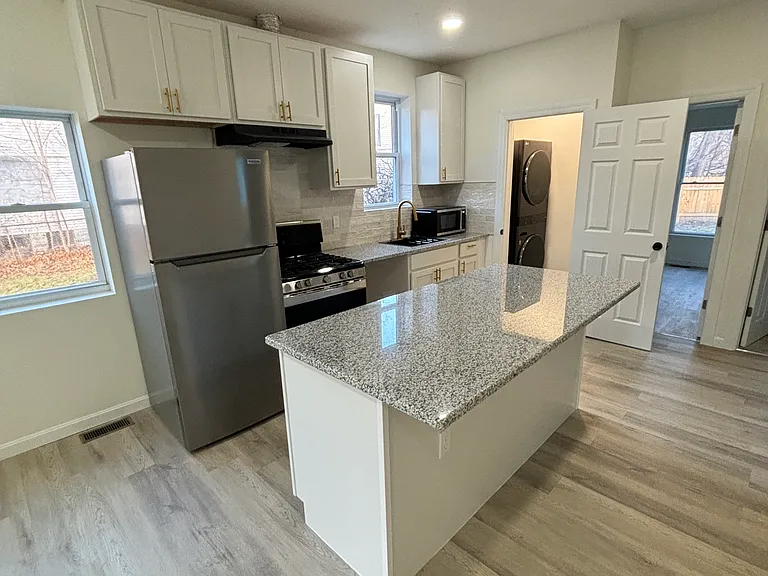 2483 E 89th St #101 — Photo 7