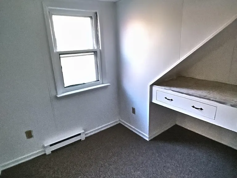 107 E Rockhill Rd — Photo 26