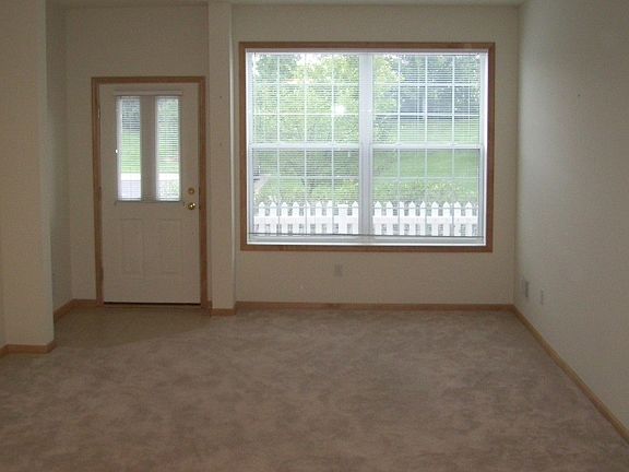 5th image of 12185 Vermillion St NE Unit G