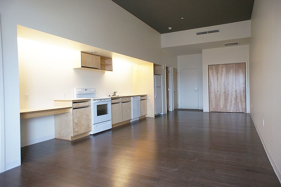 2nd image of 120 E 1st St N APT 6M
