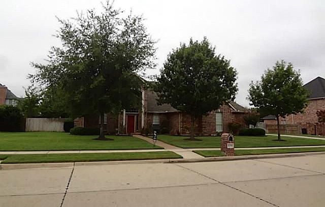 1st image of 1608 Crestwood Trl