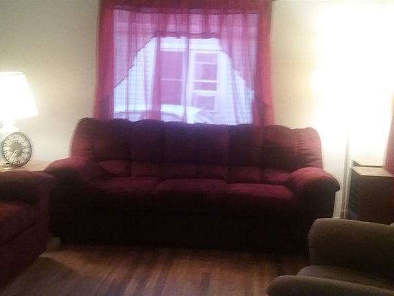 4th image of 19804 Gilmer St