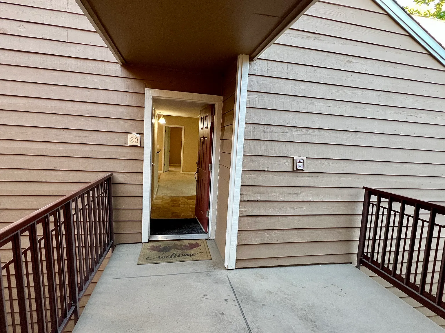 2 bed, 949 sqft, $2,900 — Photo 1