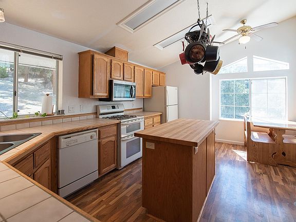 5th image of 16896 Brandy Ct