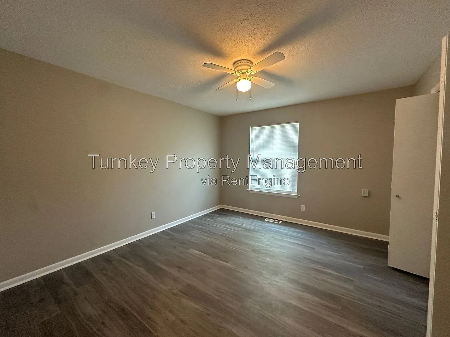 2 bed, 1.5 bath, 976 sqft, $875 — Photo 3