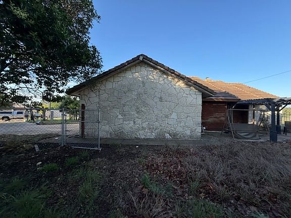 4th image of 1125 Lakeshore Dr