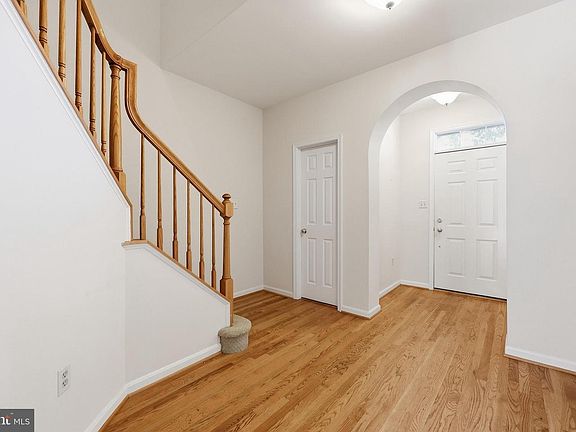4th image of 2465 Stoney Creek Rd