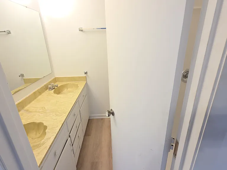 7937 Charter Oak Ln — Photo 12