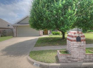 2105 W Walnut St N, Collinsville, OK 74021