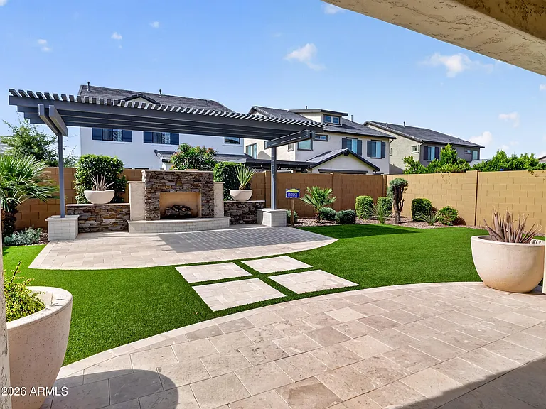 2141 E Flamingo Way — Photo 32