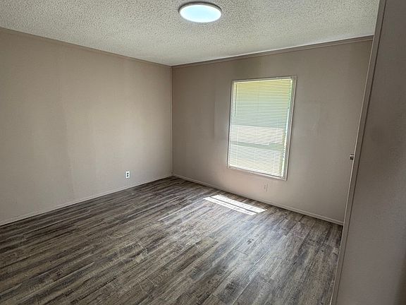 3rd image of 595 Old Branch Rd
