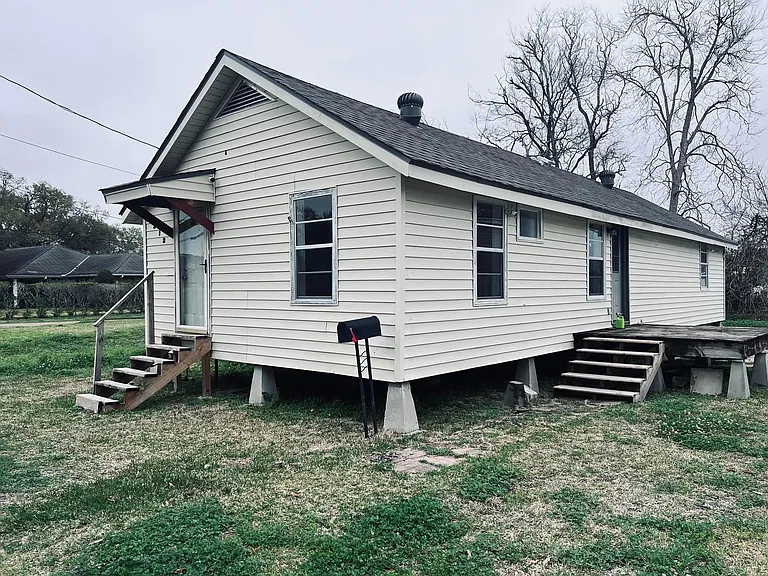 212 N Gin St — Photo 1