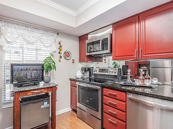 4th image of 18560 SE Wood Haven Lane #G