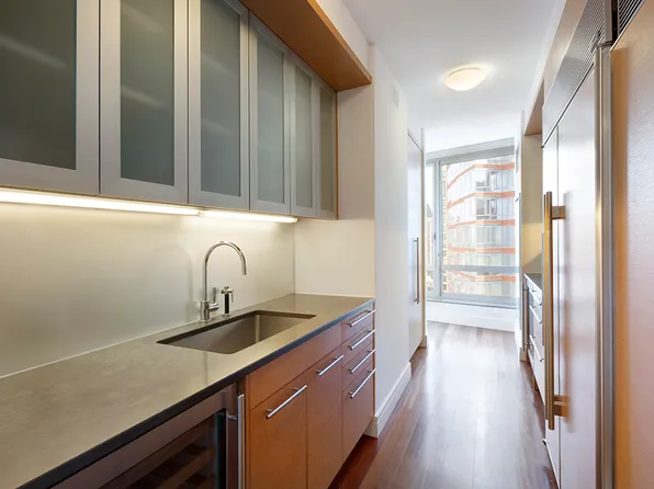 30 West Street image 14 of 16