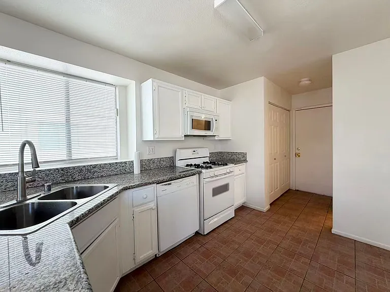 8256 Ten Gallon Ct — Photo 8