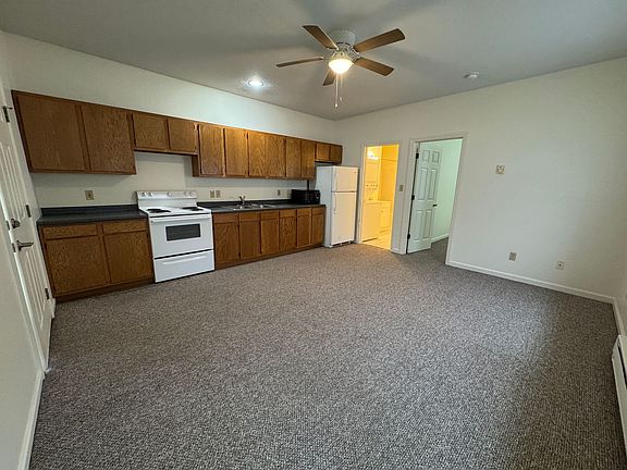 3rd image of 646-650 Hillwood Dr #652-102