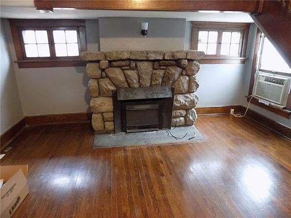 4th image of 1439 S Willow Ave