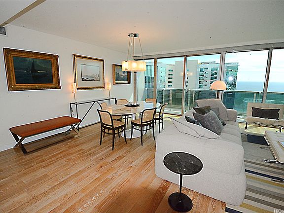 5th image of 1177 Queen St APT 4408