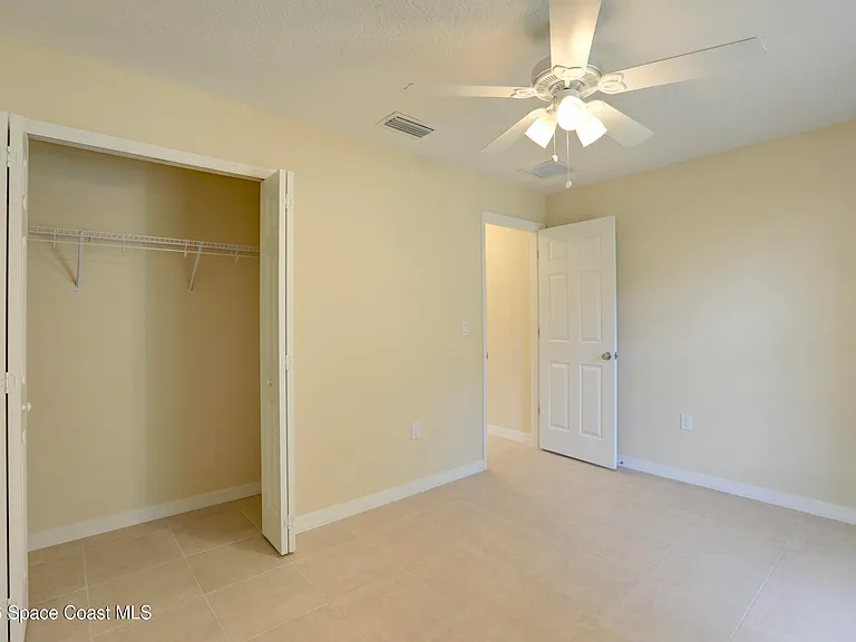 743 Breakwater Ter — Photo 32