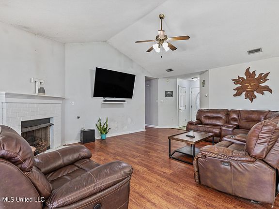 5th image of 6108 Magnolia Lakes Dr