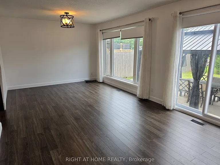 127 Dewitt Rd — Photo 12