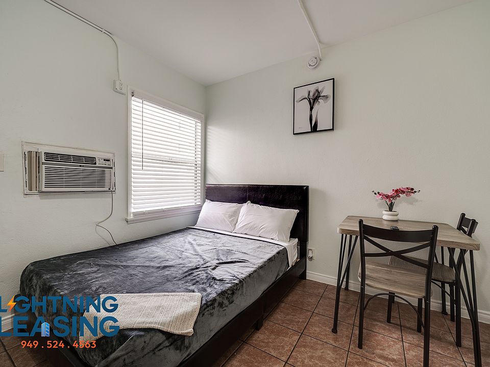 1st image of 1932 S Oxford Ave #201D