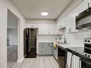 8002 Harcourt Rd, Indianapolis, IN 46260