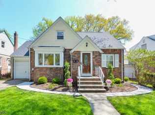 1641 Ardsley Ct, Teaneck, NJ 07666