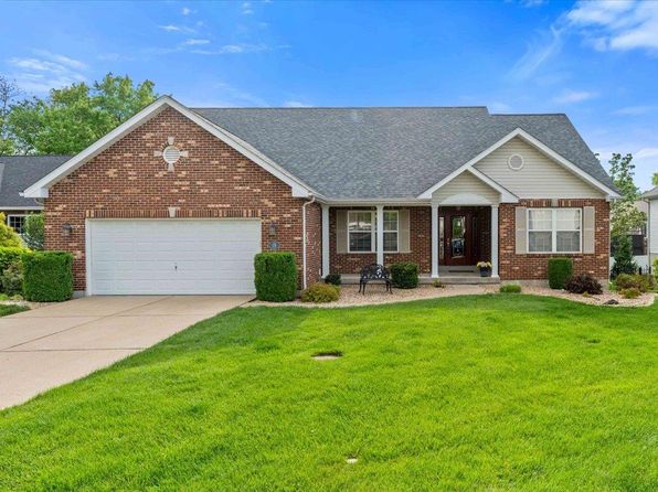 15 Sappington Cir, Saint Louis, MO 63126