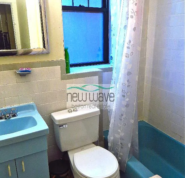 56 Queensberry St #5 — Photo 9