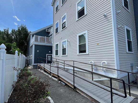 2nd image of 925-927 Massachusetts Ave #5