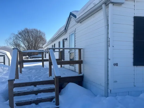 6545 E Center St, Coloma, MI 49038