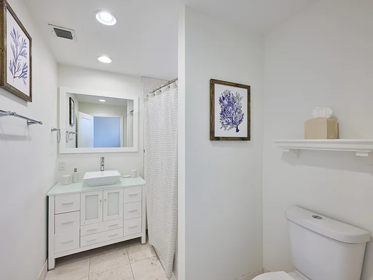 100 Neptune Dr — Photo 49