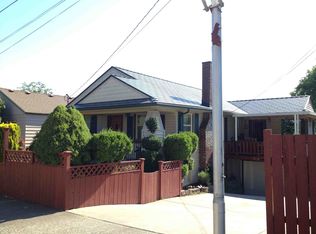 8824 17th Ave NE, Seattle, WA 98115