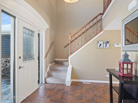 4th image of 660 Waterford Dr