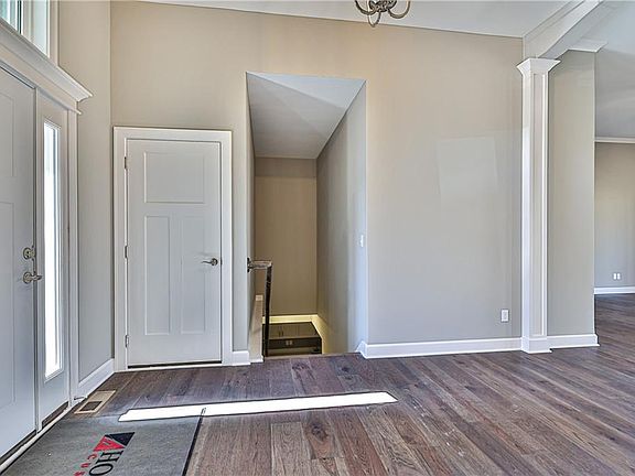 3rd image of 10341 N Corrington Ave