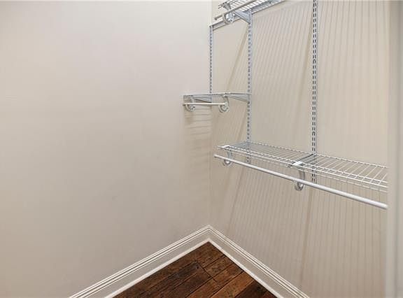 5th image of 438 Dauphine St #2B