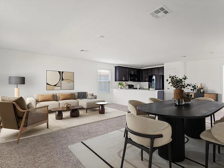 905 Powell St — Photo 4