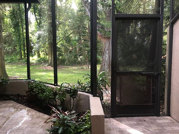 SCREENED IN PORCH