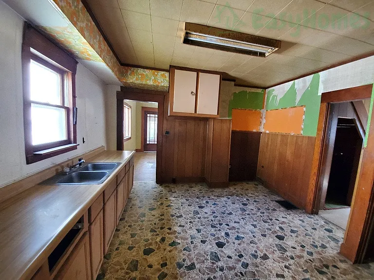 824 S 6th St — Photo 3