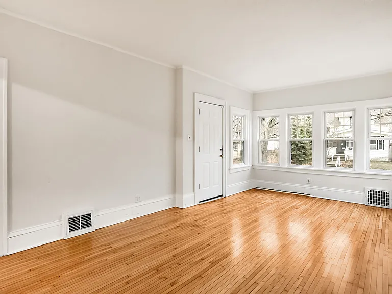 3407 Oliver Ave N — Photo 6