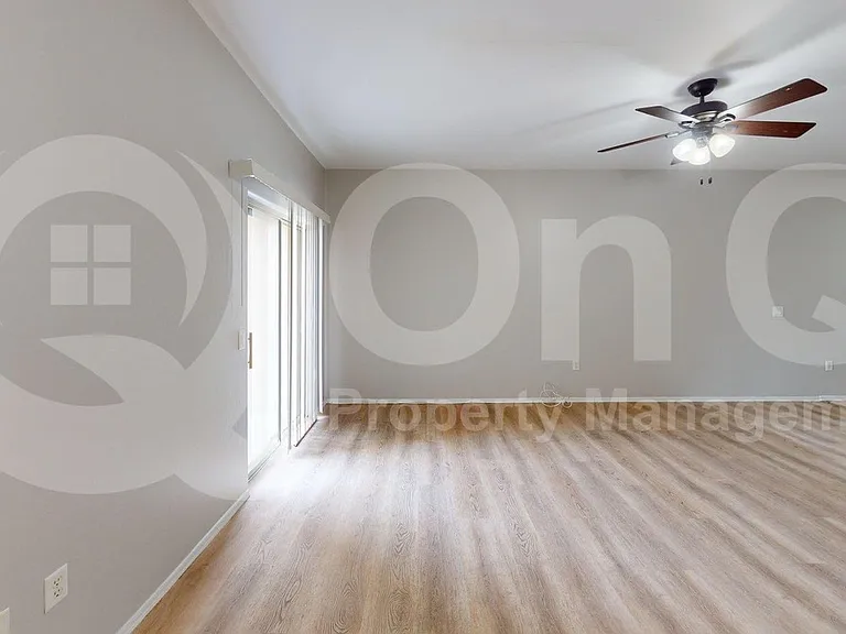 2012 W Dozemary Ct — Photo 15