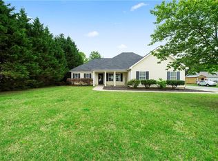 28 Oak Ridge Dr, Aragon, GA 30104