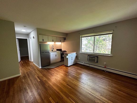 3rd image of 3534 Zumstein Ave #8