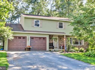 663 School Rd, Jacobus, PA 17407