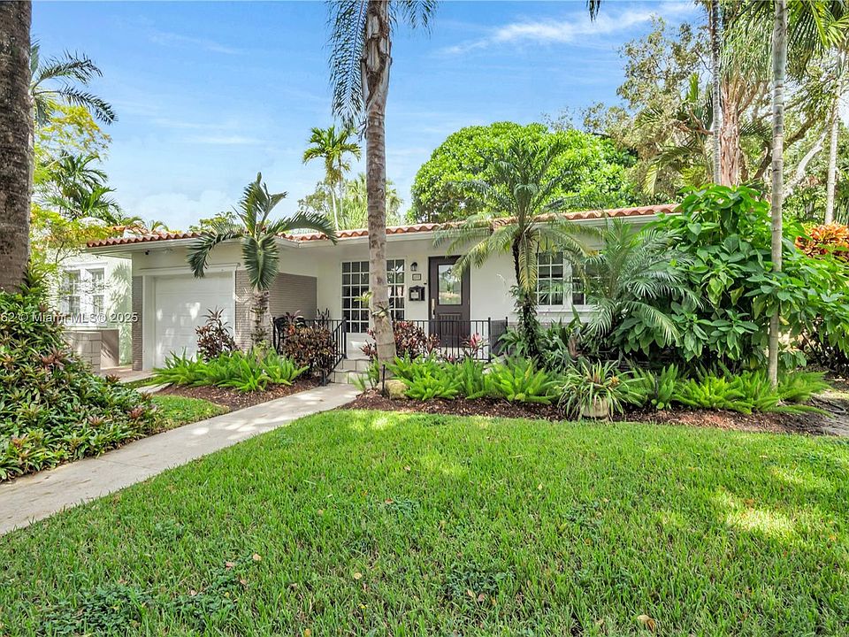 1st image of 817 Venetia Ave
